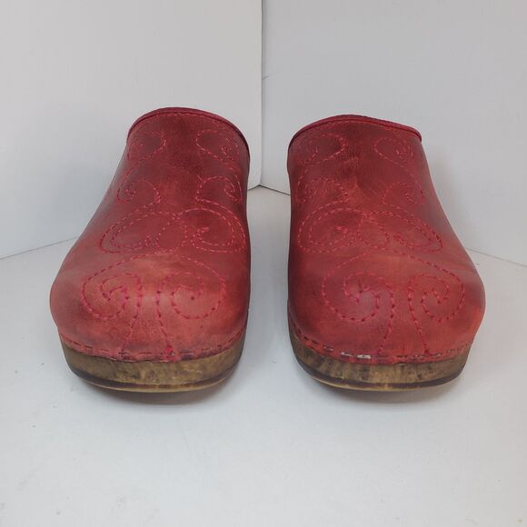 Sanita Womens Sz 8/38 Red Embroidery Mule Clog Danish Wood Boho Lagenlook Hippie - Picture 2 of 11